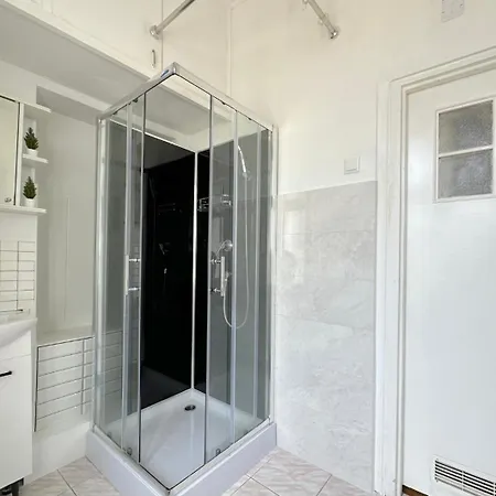 Nest - 20 Minutes To Old Town & Seaside Homestay
